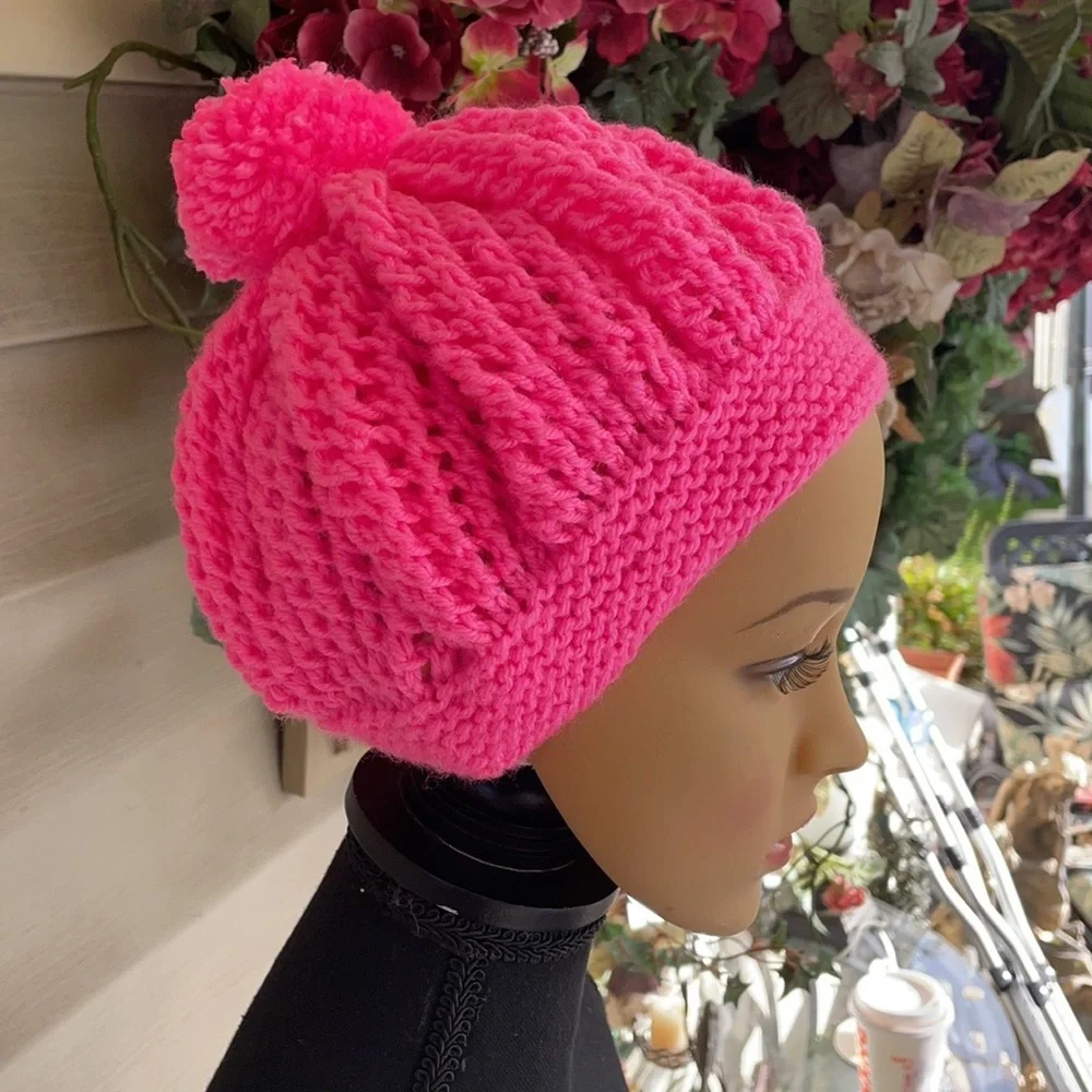Handus Hand knit women’s Beanie %100 acrylic pink beanie